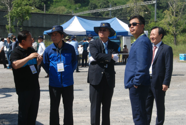 순란-샌드빅서전, 김영범회장.jpg