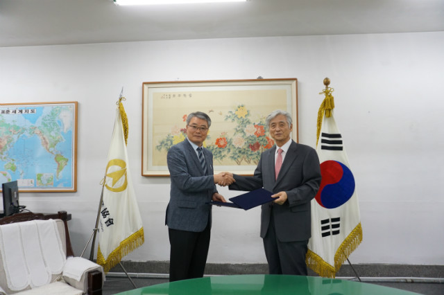 한국광업협회-태백기계공고 협약식 사진 1.JPG