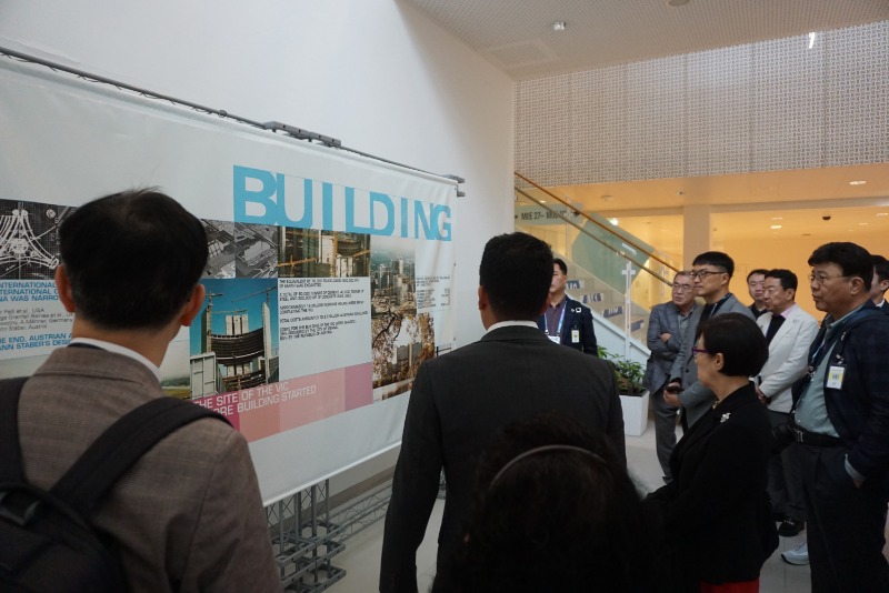 오스트리아 단체사진_4.JPG