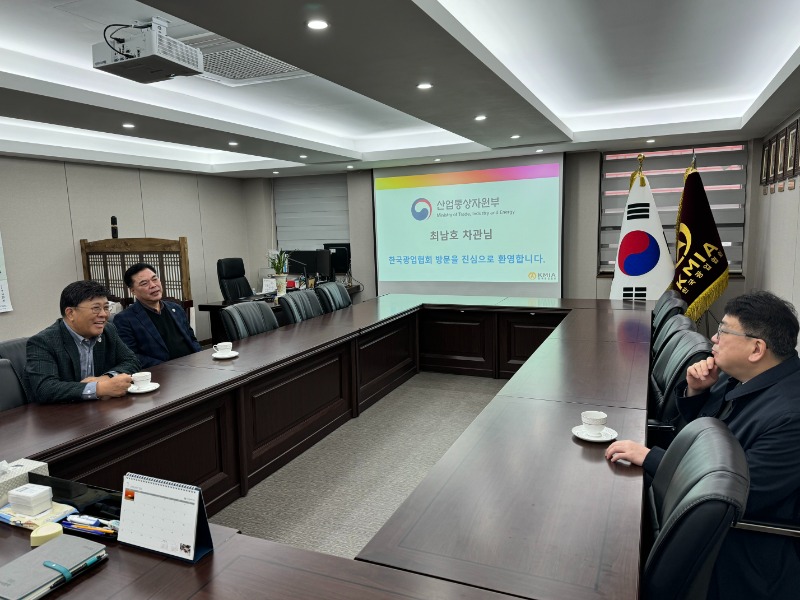 0220_최남호 차관님 방문 사진4.jpg